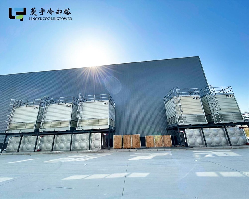 山西太原菱宇LYN--400T*3台和LYN--300T*2台方形逆流式钣金冷却塔安装完成